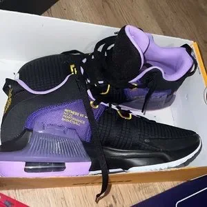 Lebron james witness v11 10.5 new in box ? authentic Nike Men main image 4